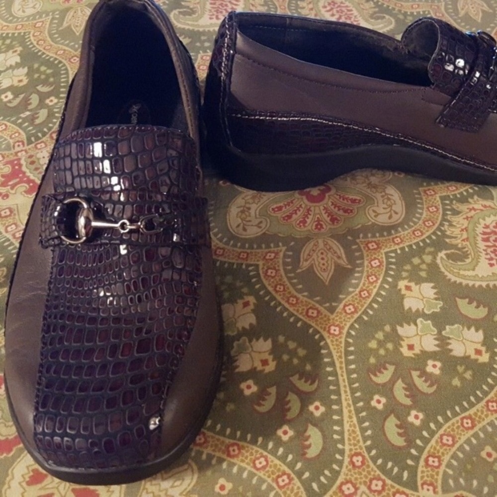 Aetrex Brand high end comfort loafers- like new